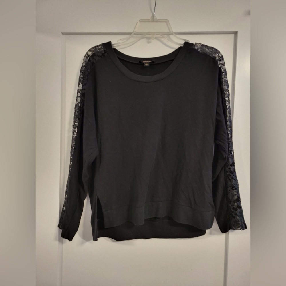 Ella moss black long sleeve oversized long sleeve top w/ lace detailing